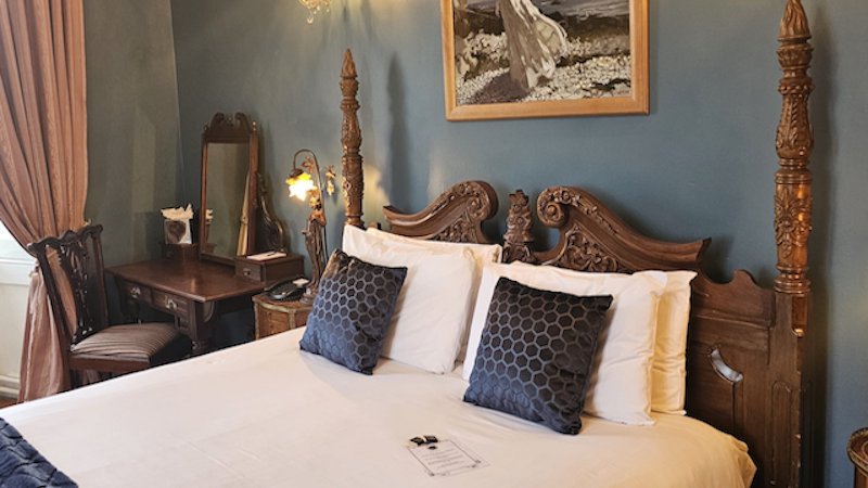 Luxury escape www.kinnittycastlehotel.com